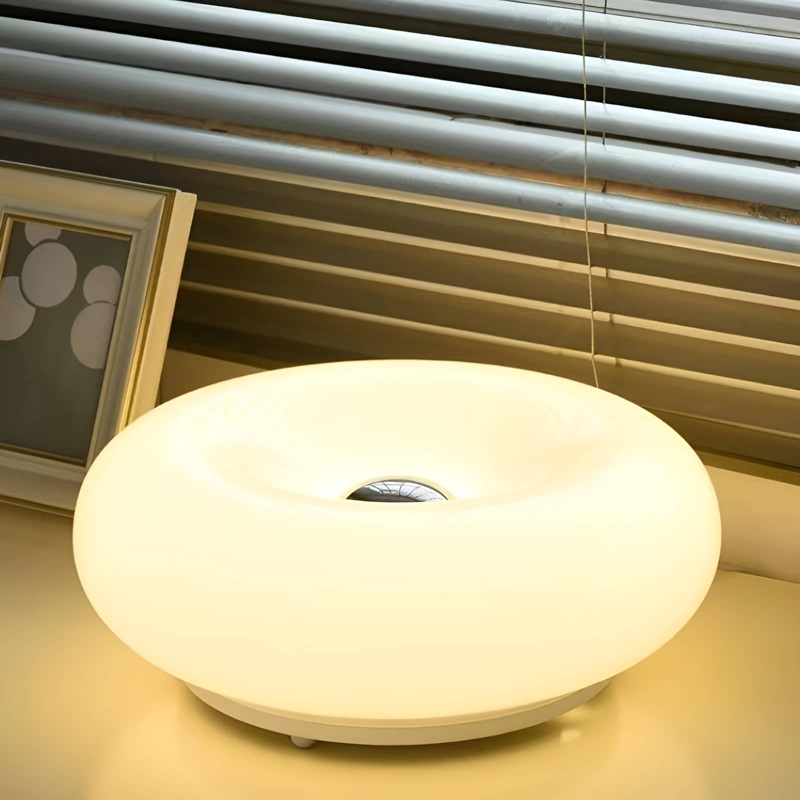 Italian Decorative Bauhaus Donut Glass Table Lamp