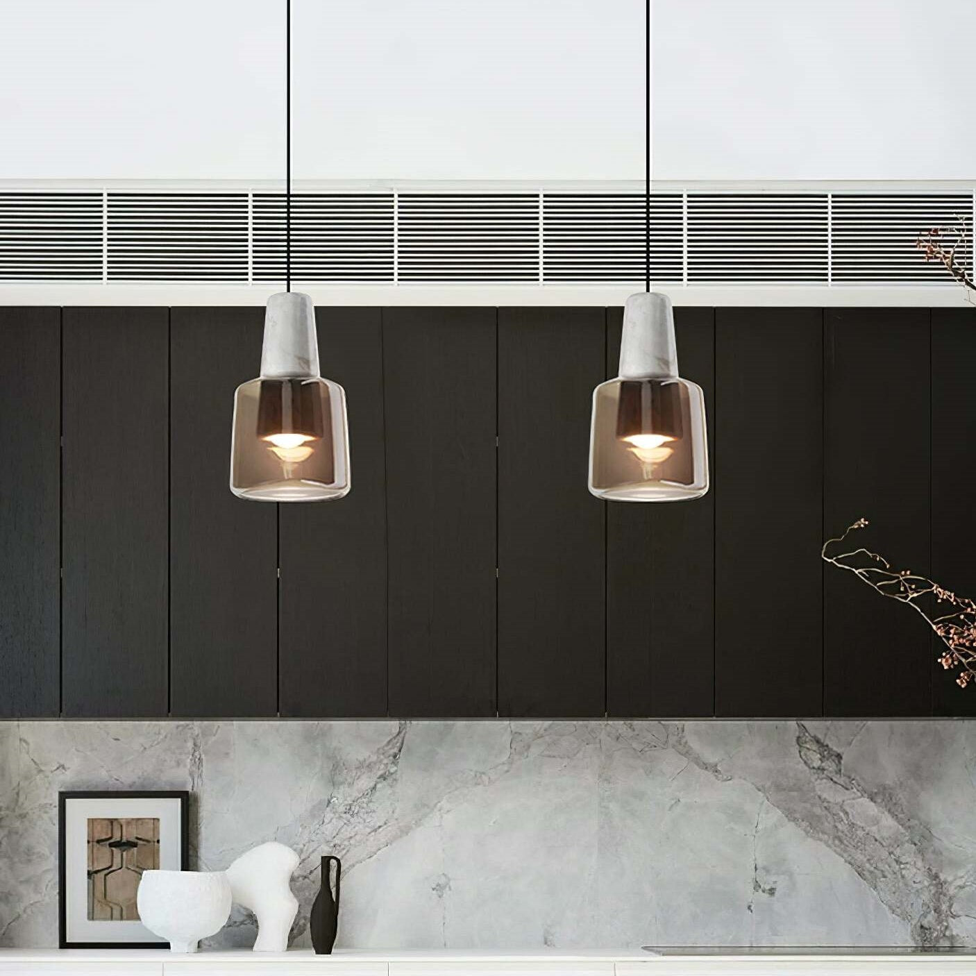 Minimalistische LED-Pendelleuchte aus Marmorglas
