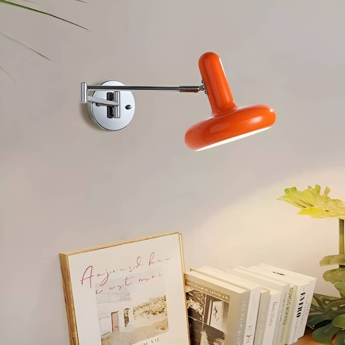 Moderne Lesewandleuchte fürs Bett mit ausziehbarem Arm