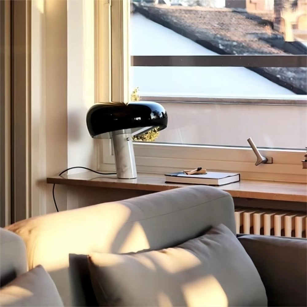 Lampe de table moderne et créative en marbre Snoopy