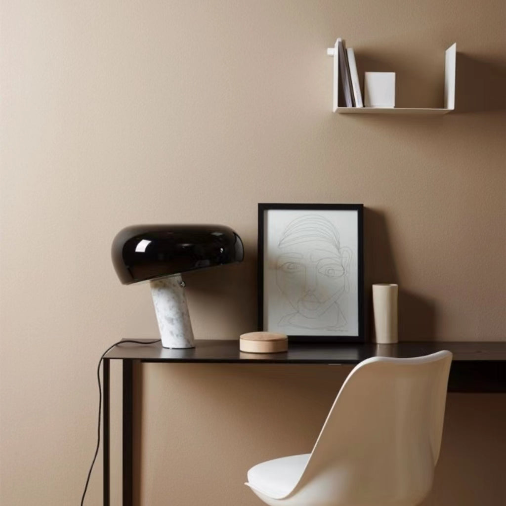 Lampe de table moderne et créative en marbre Snoopy