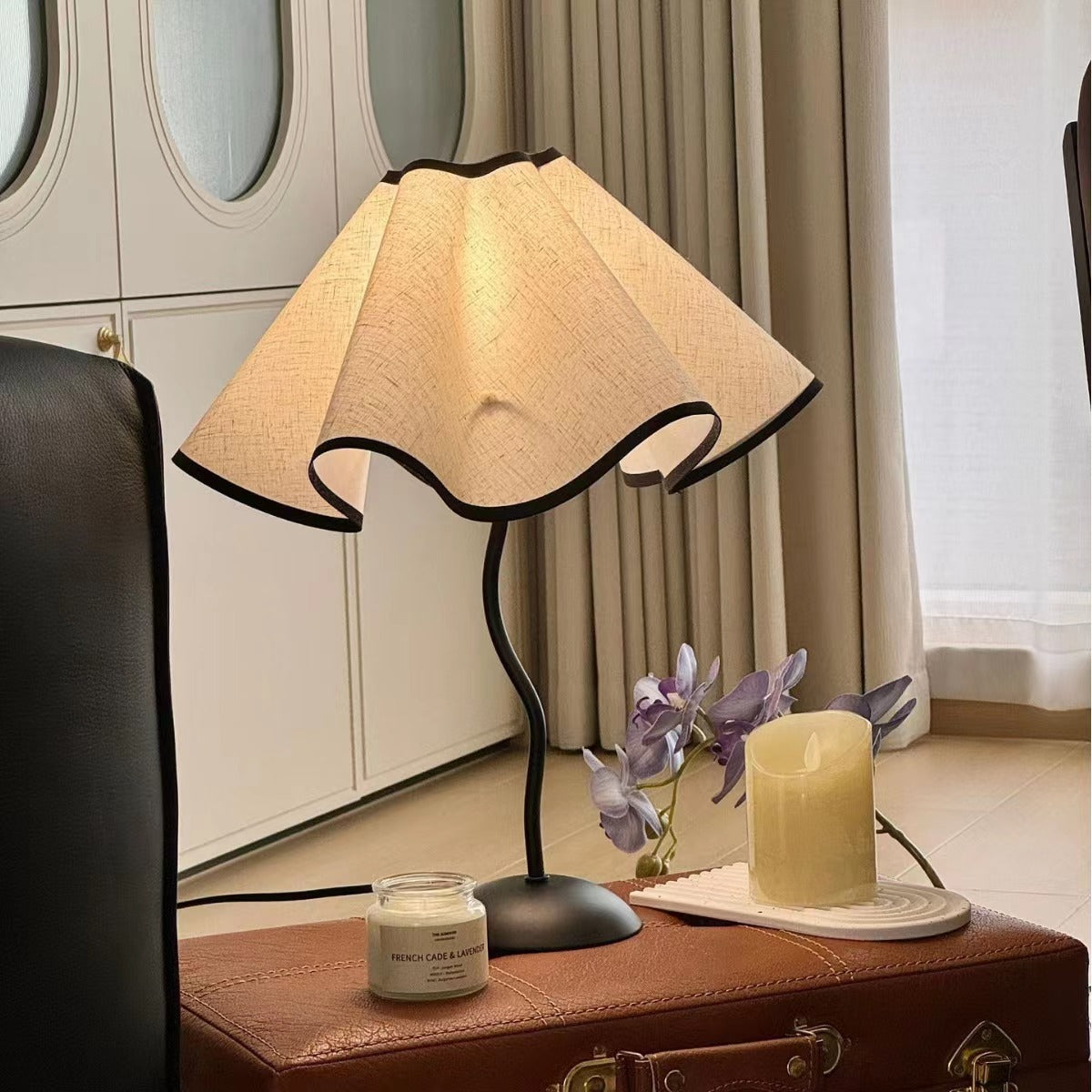 Modern Fabric Art Deco Black Table Lamp