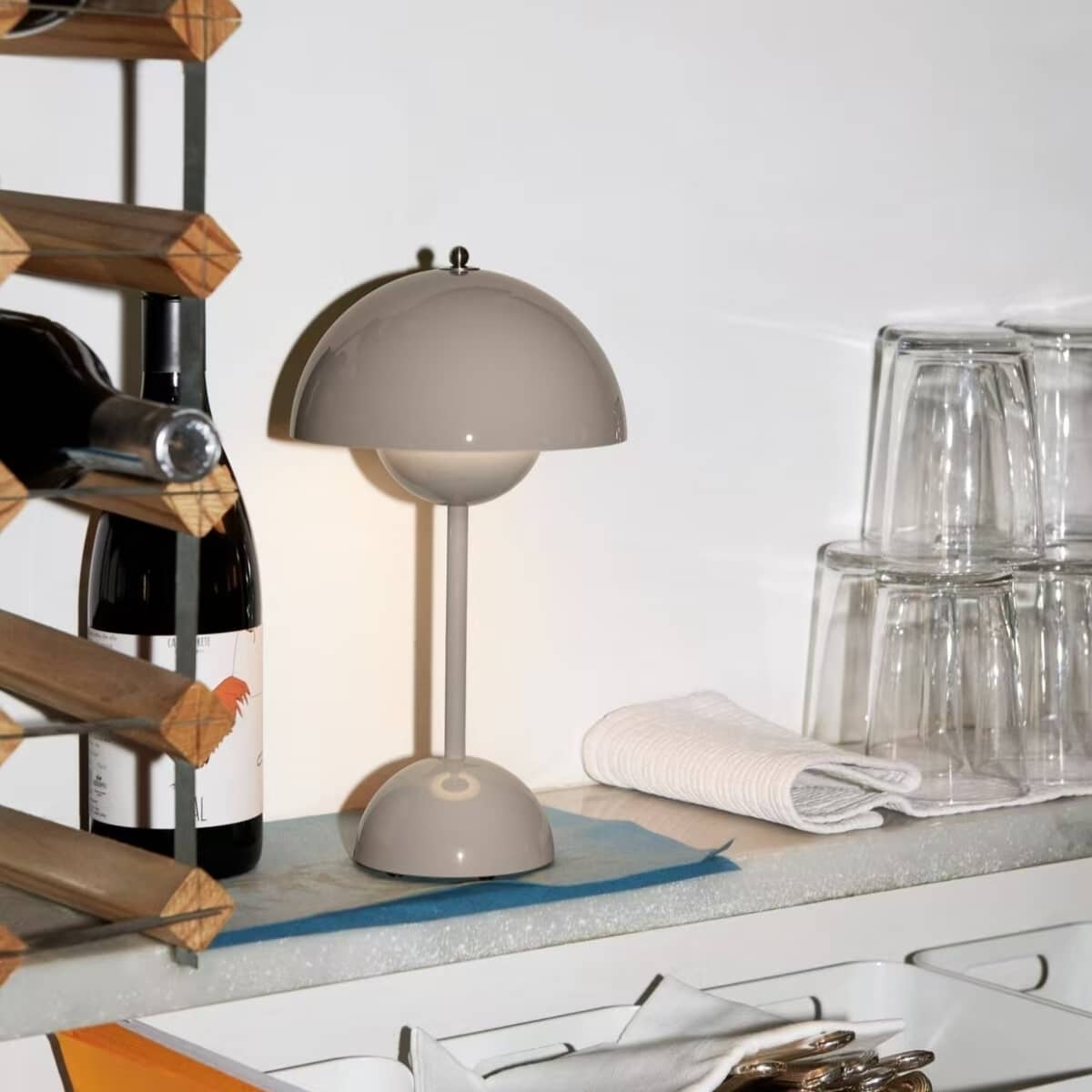 Scandinavian Minimalist Flowerpot Rechargeable Table Lamp