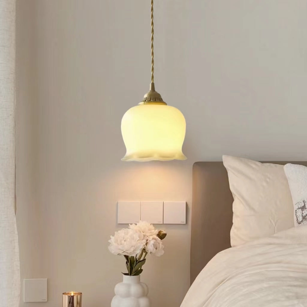 Nordic Resin Cream Flower Pendant Light