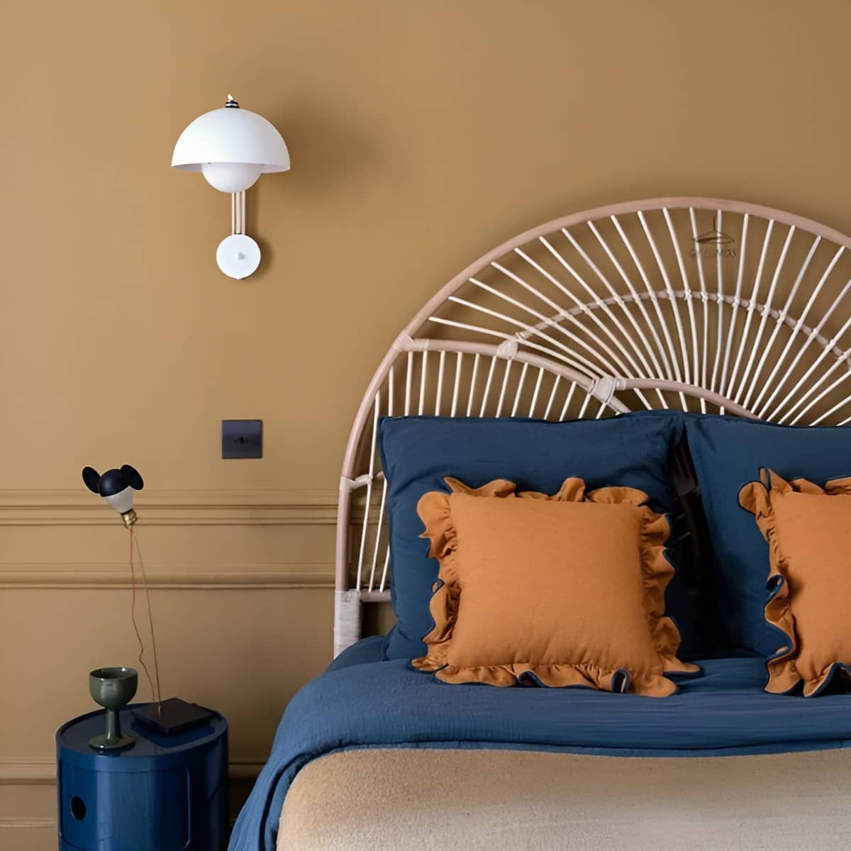 Flowerpot Scandinavian Wall Light for Bedroom