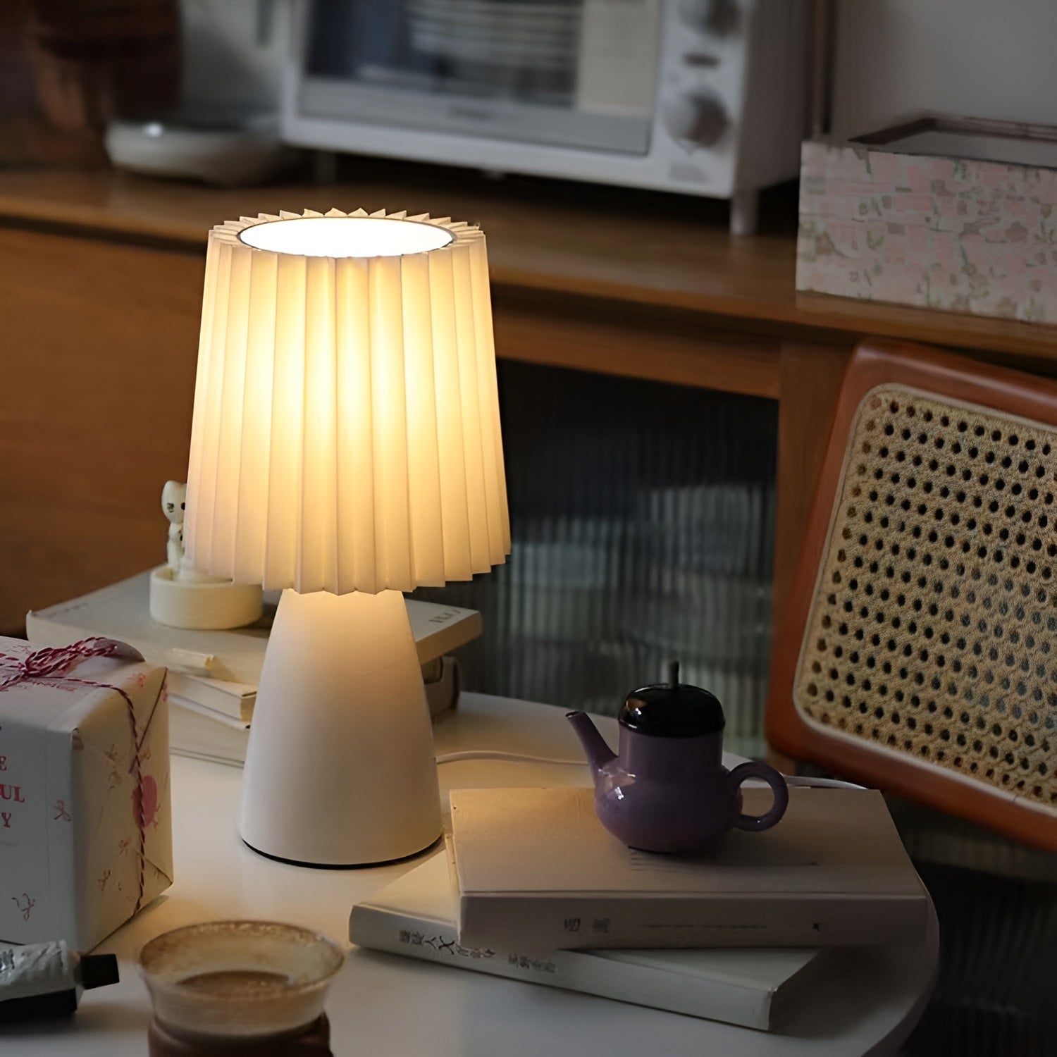 Scandinavian Style Pleated Small Glass Table Lamp