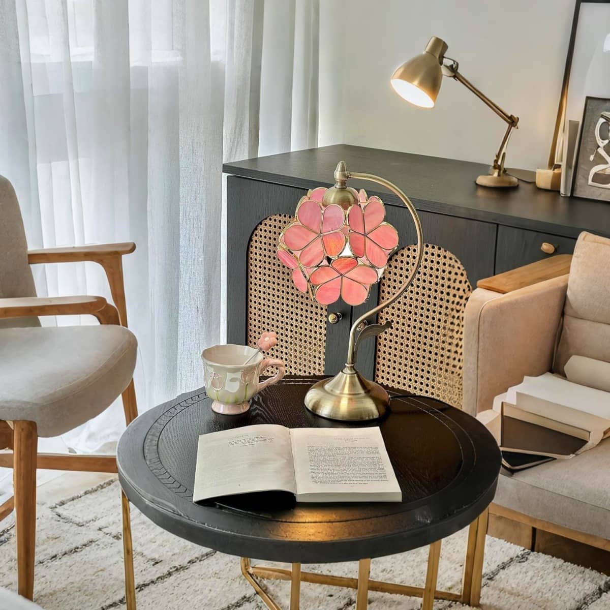Vintage Romantic Flower Petal Glass Table Lamp