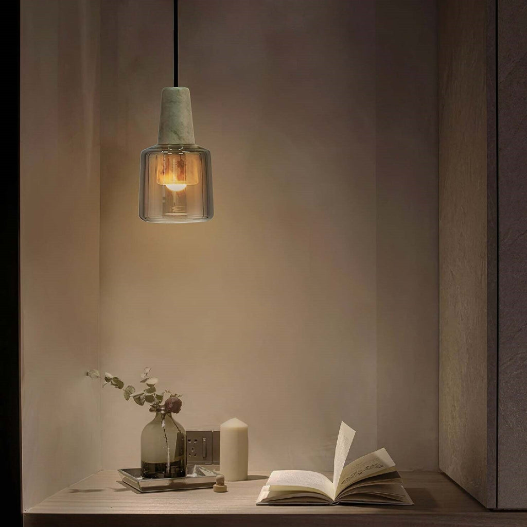 Minimalistische LED-Pendelleuchte aus Marmorglas