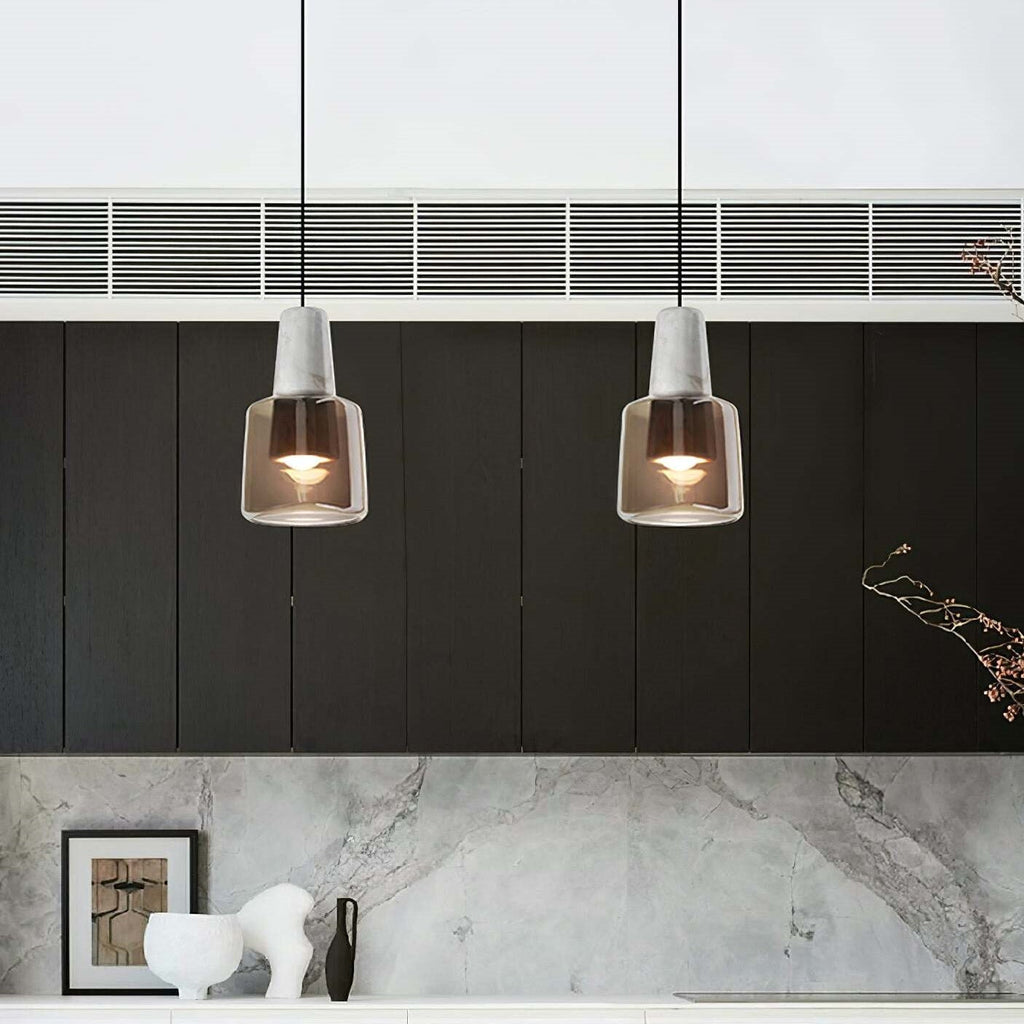 Minimalistische LED-Pendelleuchte aus Marmorglas