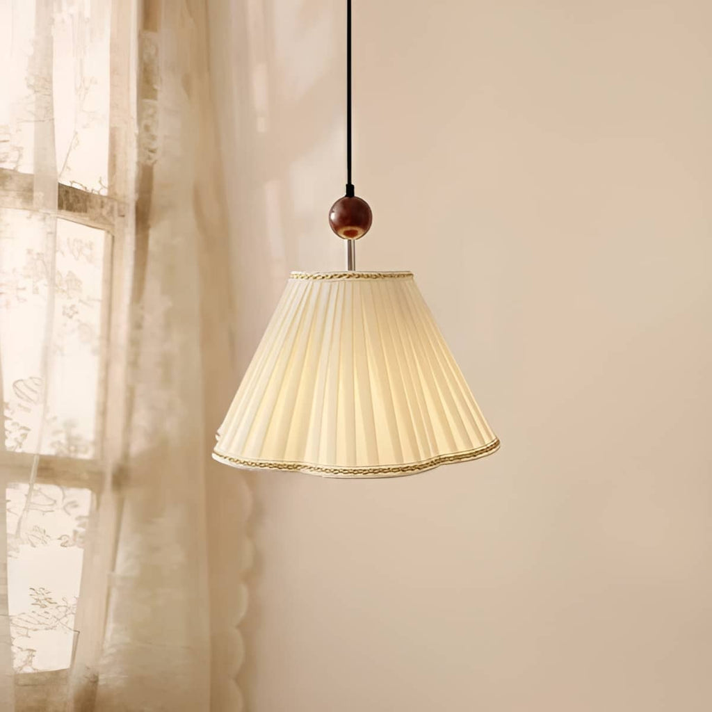 Suspension minimaliste en tissu blanc crème