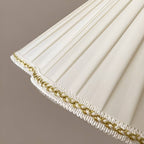 Suspension minimaliste en tissu blanc crème