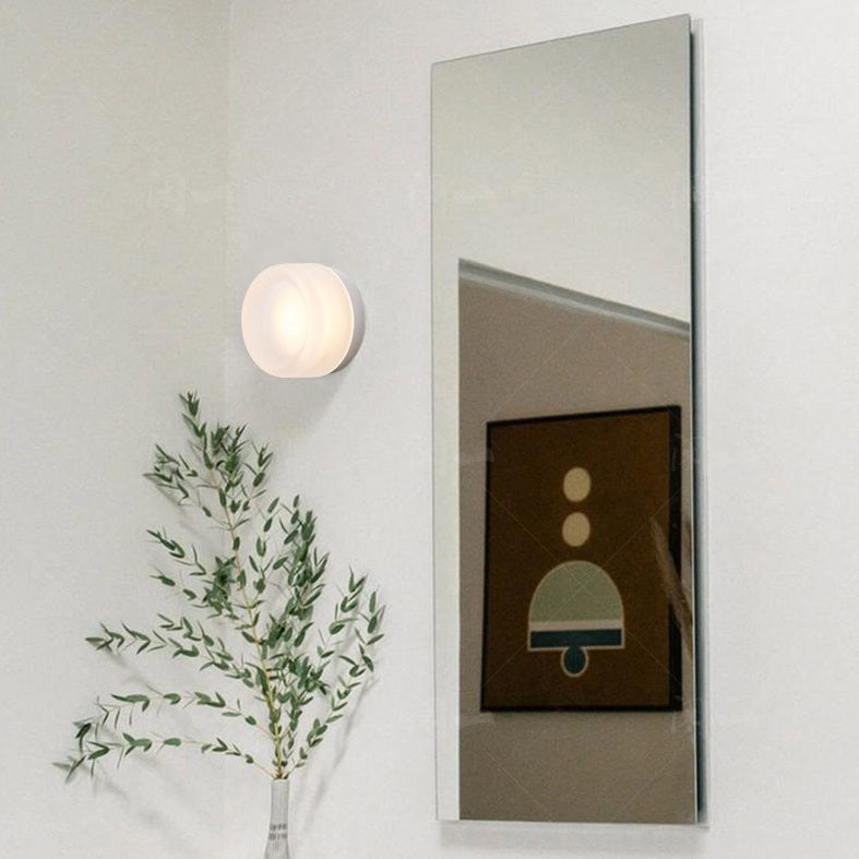 Round Acrylic Nordic LED Wall Light